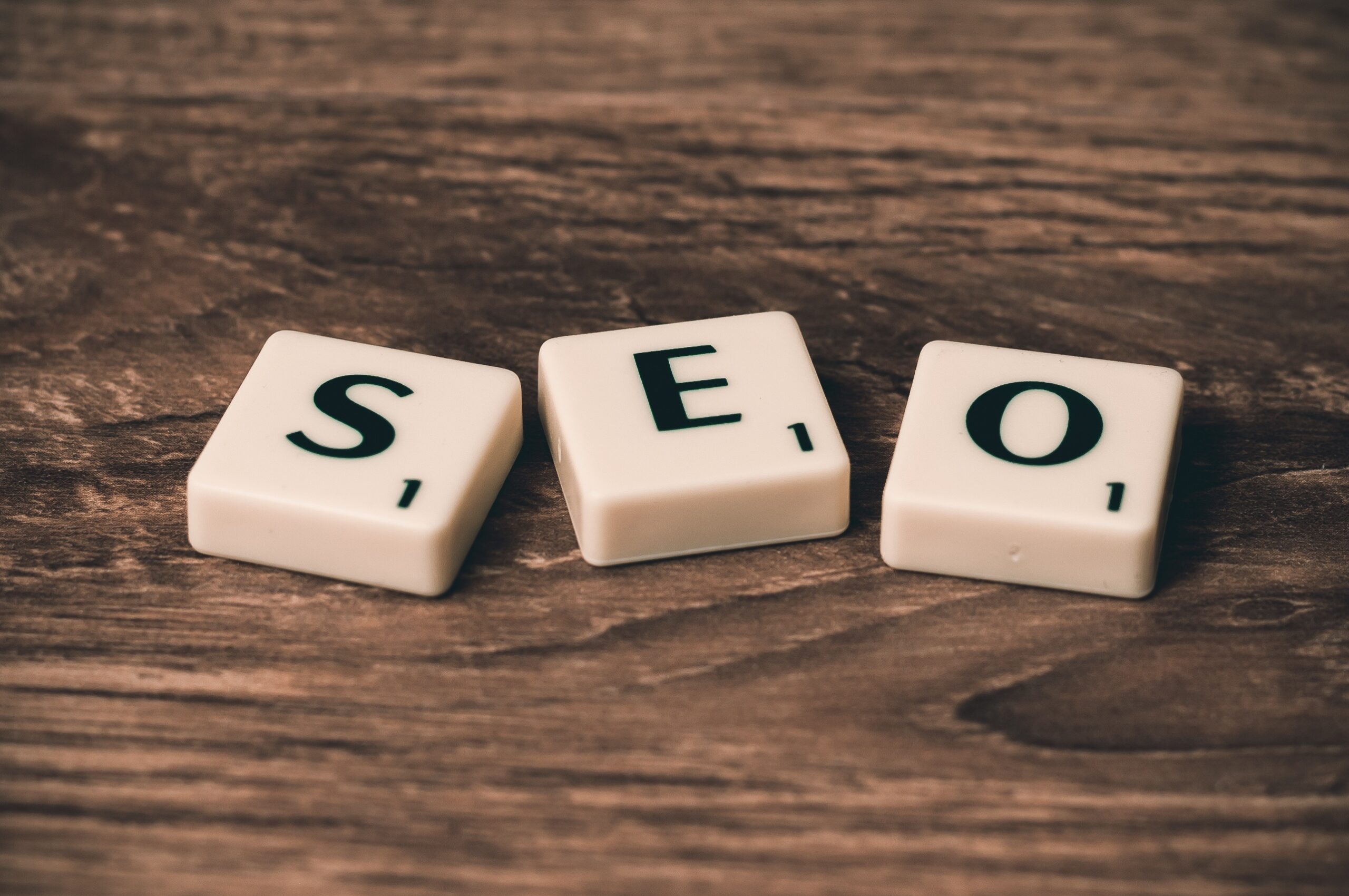 white-traffic-number-advertising-recreation-social-878753-pxhere.com
